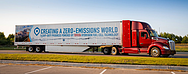 Toyota präsentiert weiterentwickelten Brennstoffzellen-Lkw.